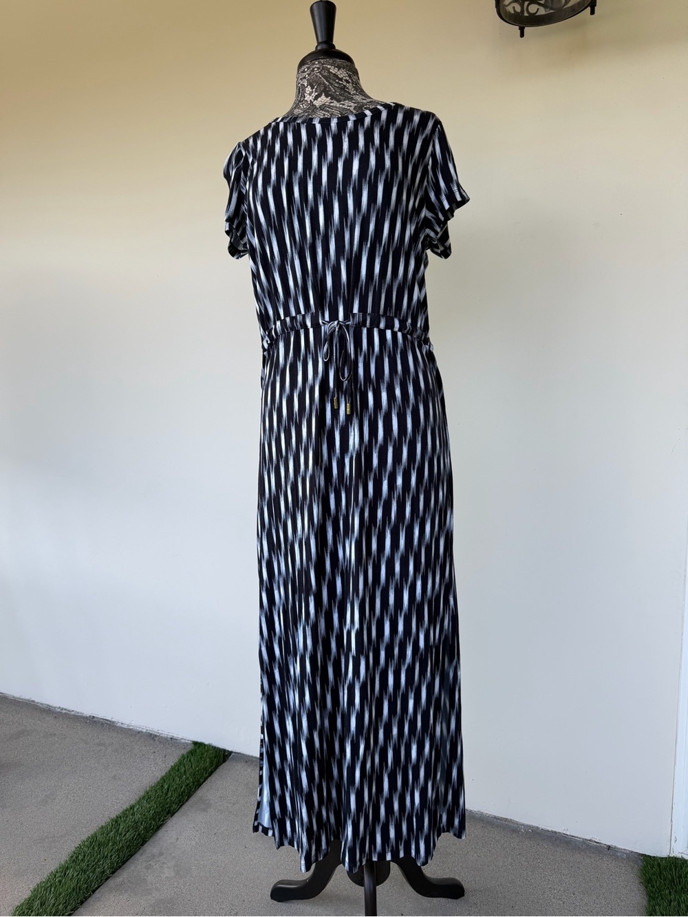 Black & White Patterned Maxi Dress by Michael Kors size 1X